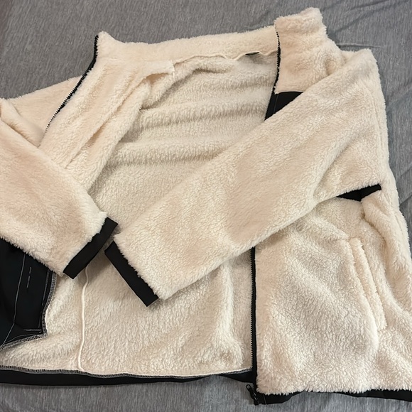 men’s medium fluffy jacket - Picture 4 of 5